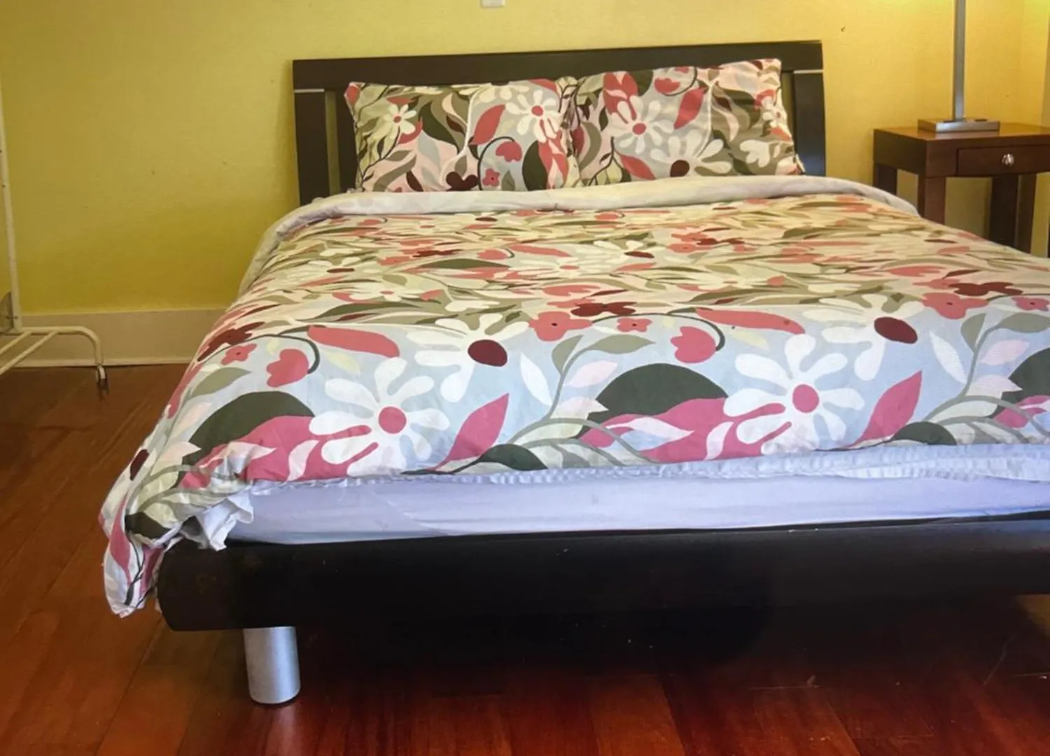 Linda Guesthouse Vancouver Canada