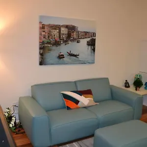 Duke Furnished 4*, Toronto Canada