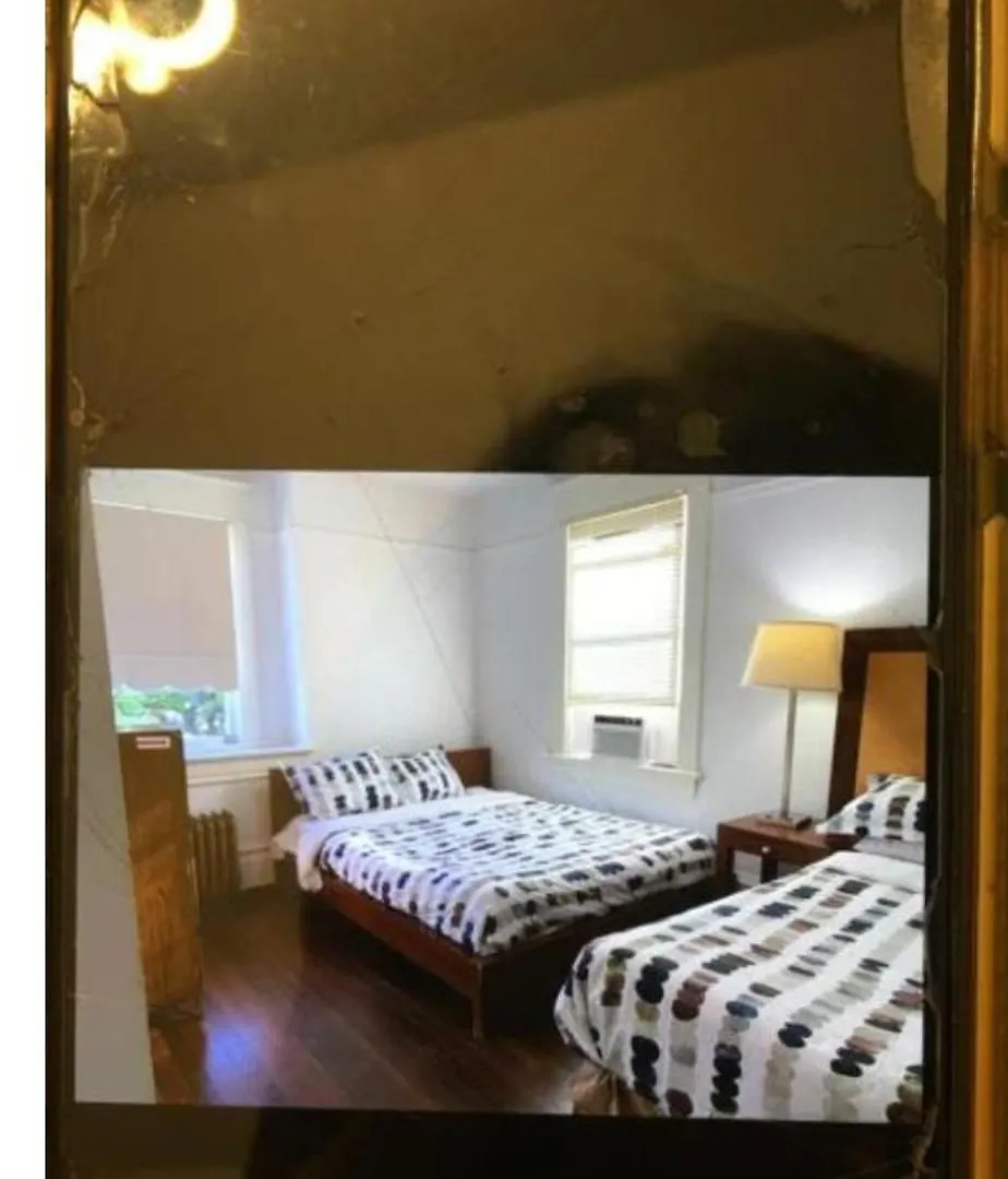 Linda Guesthouse Ванкувер Гостевой дом